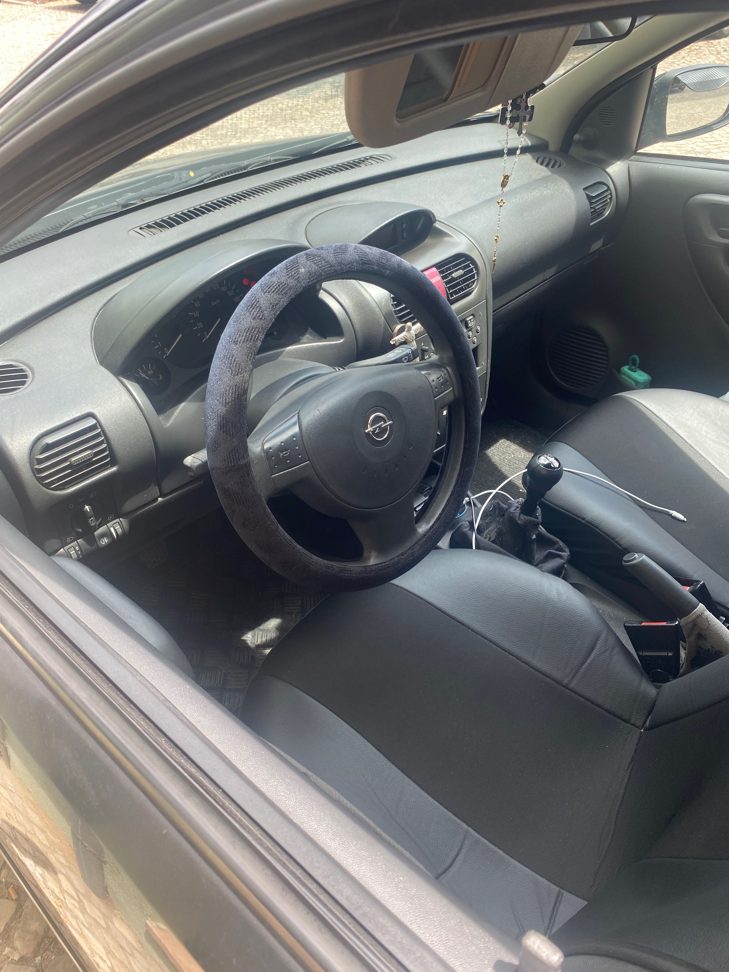 Opel corsa C 1.0 - 143.000km