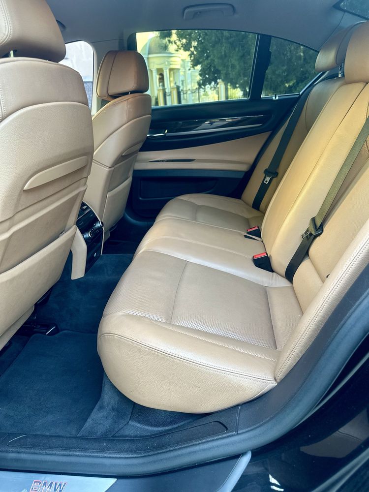 BMW 7  дизель. 740xDrive повний привід