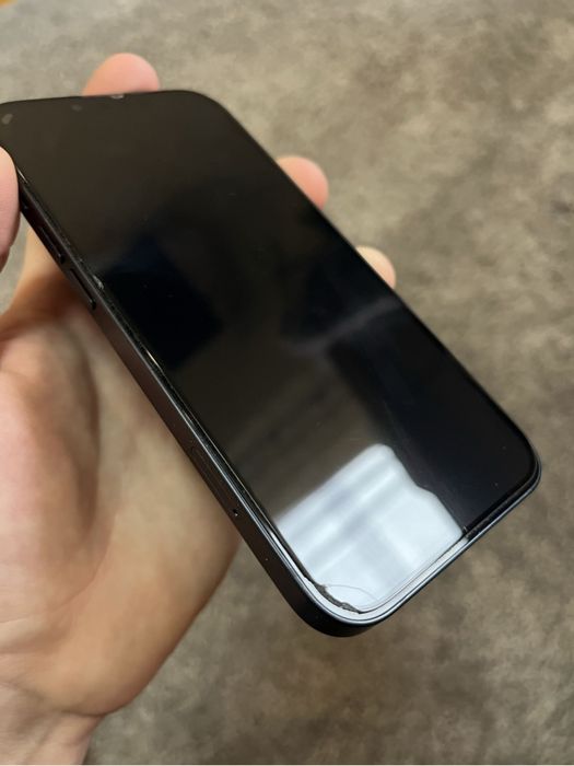 Продам Айфон 13 на 128гб