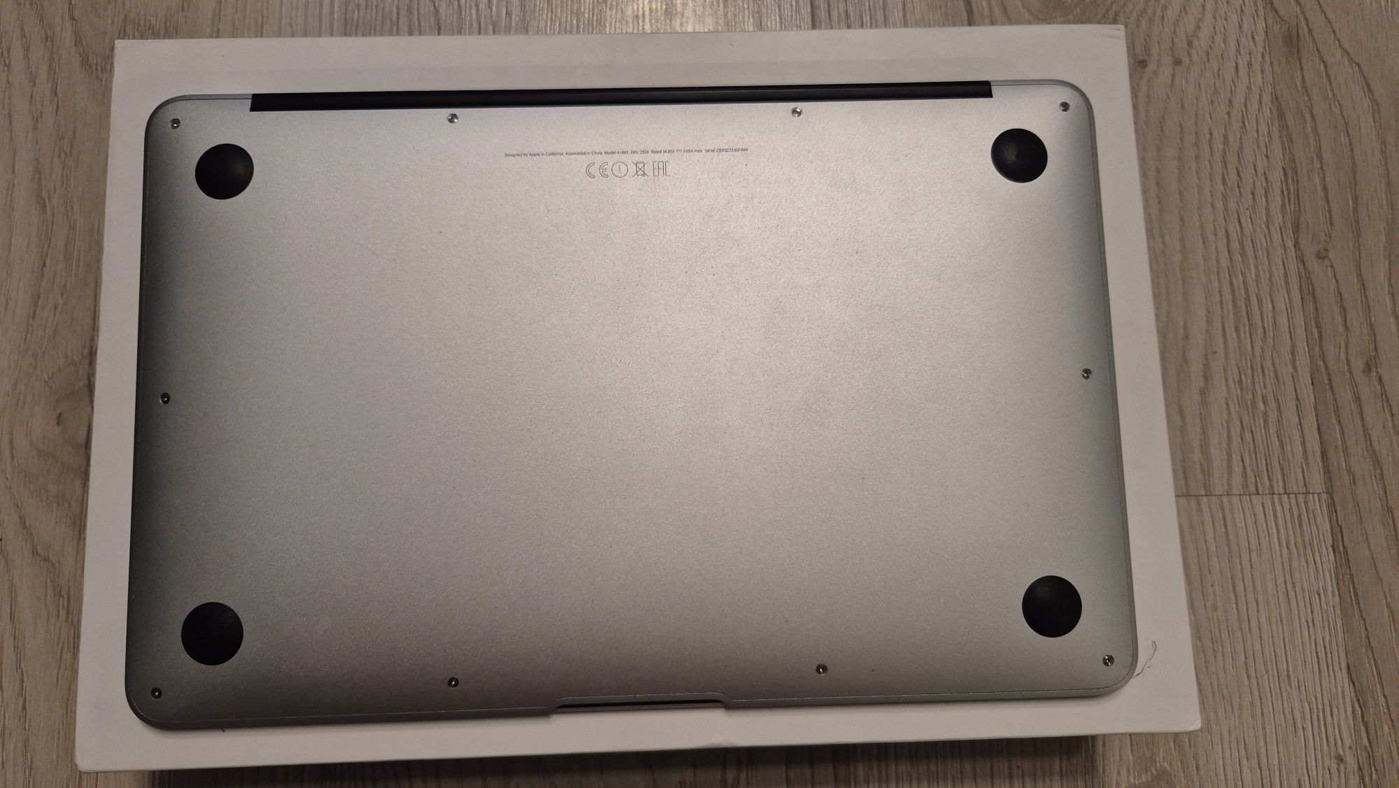 Sprzedam MacBook 11" A1465 - Stan Bardzo Dobry!