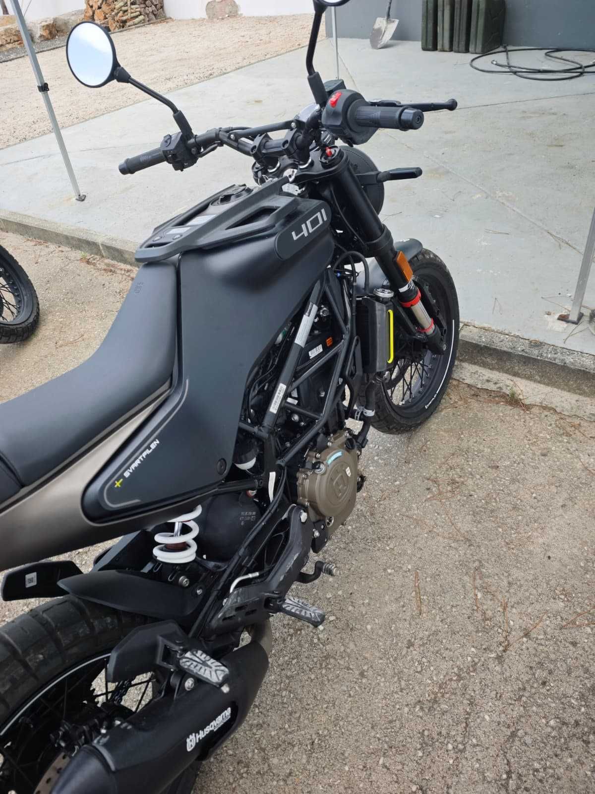 Husqvarna Svartpilen 401 Nunca usado