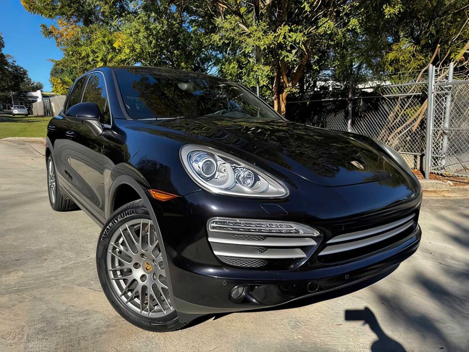 Porsche Cayenne      2014