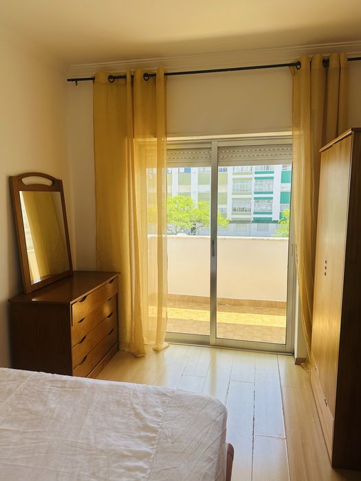Quarto  corroios