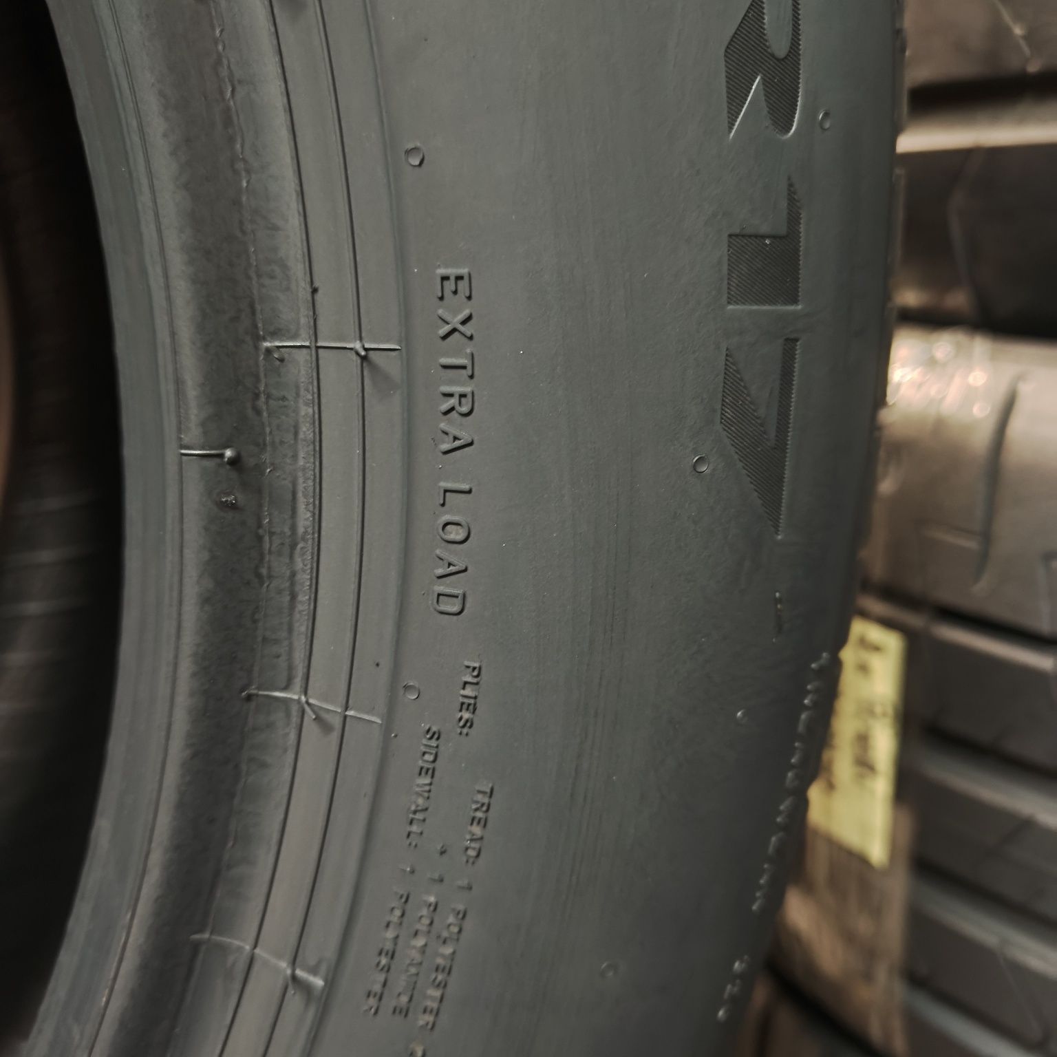 225/55/17 XL Sprzedam parę opon letnich Goodyear