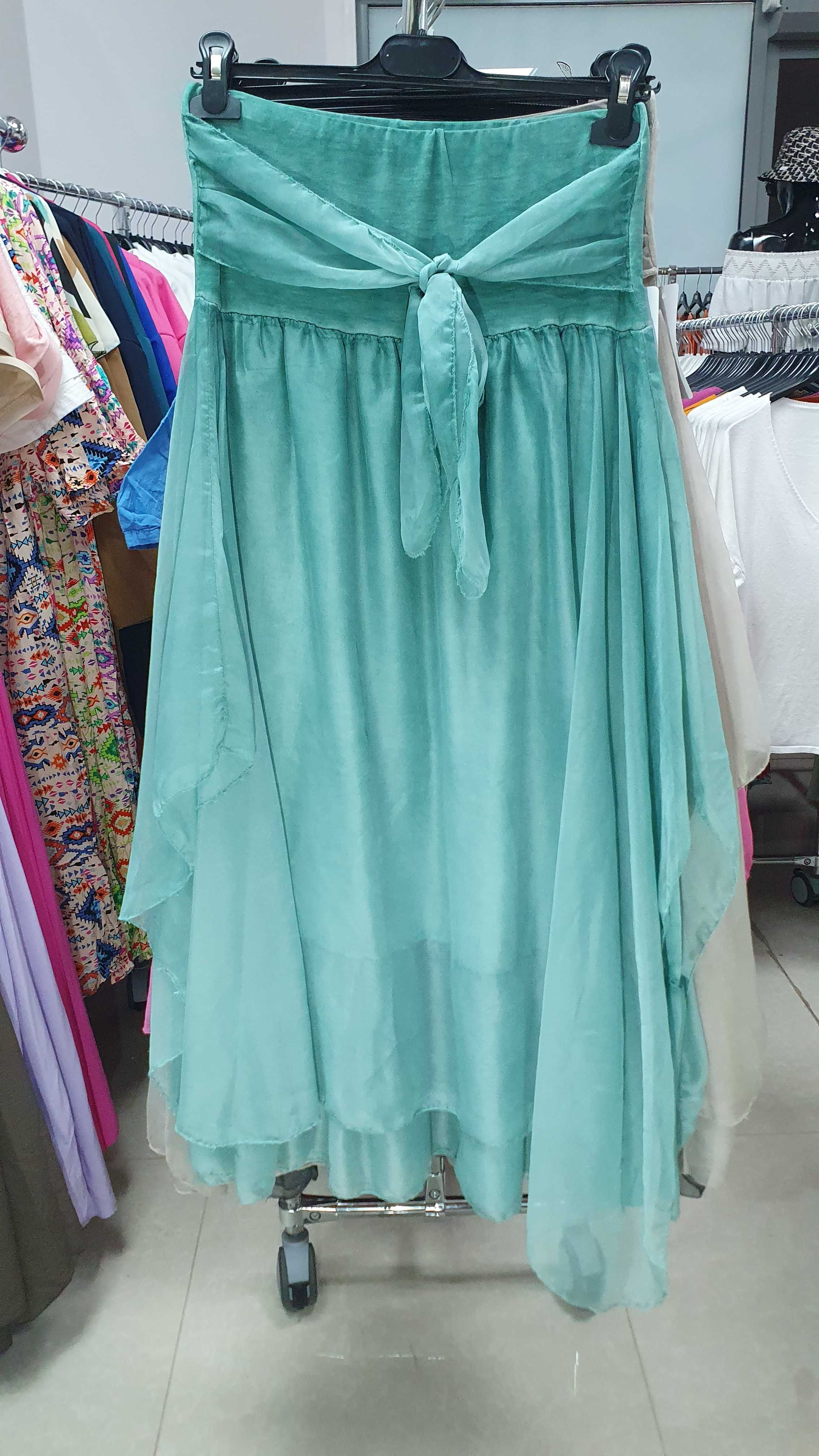 Cudowna Spódnica z 100% Poliestru - Moda i Elegancja w Jednym!