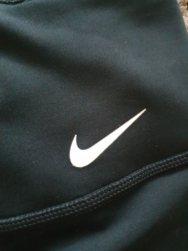 Спортмвні капрі  Nike