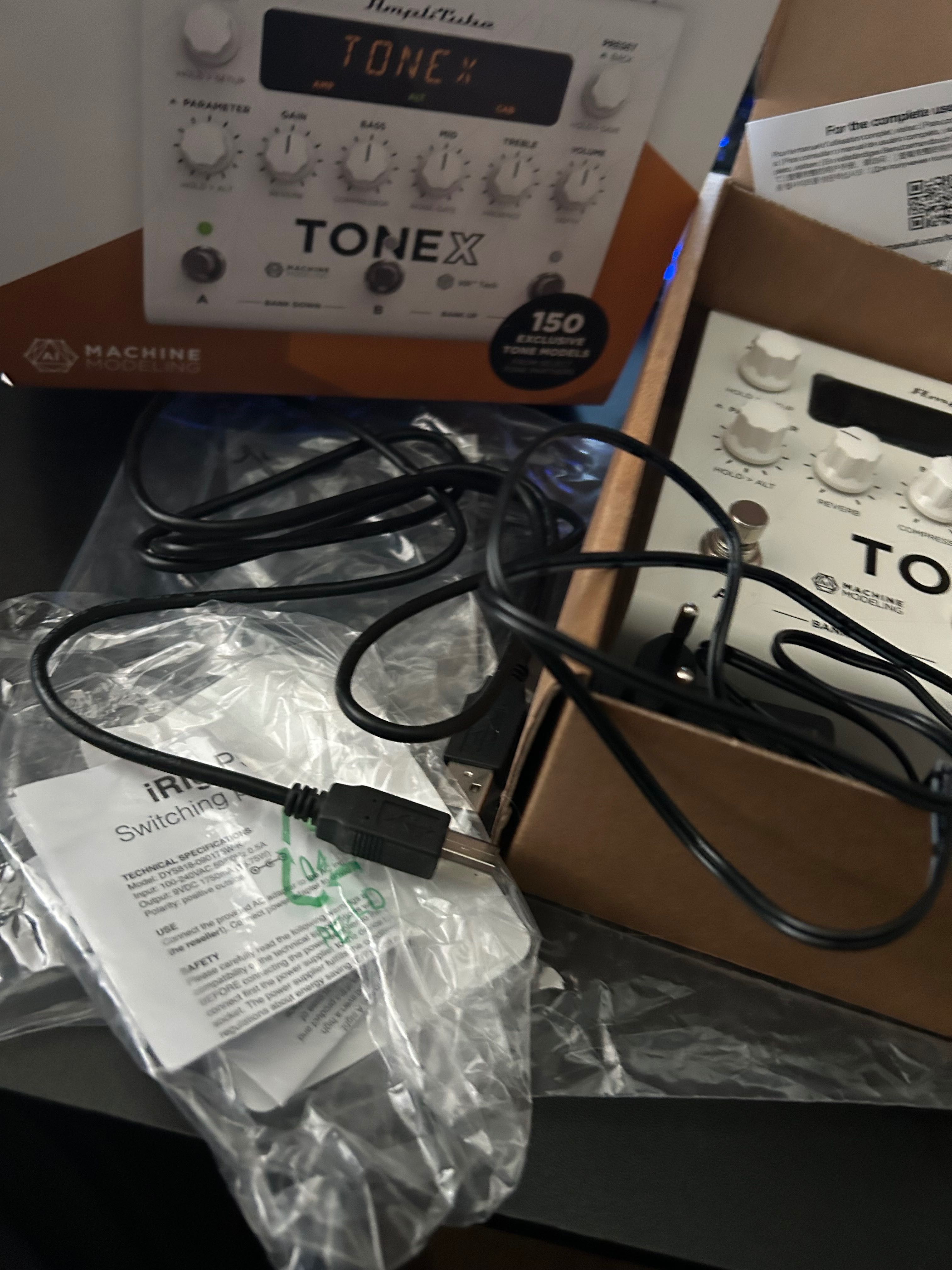 ToneX Pedal Anniversary biały jak nowy
