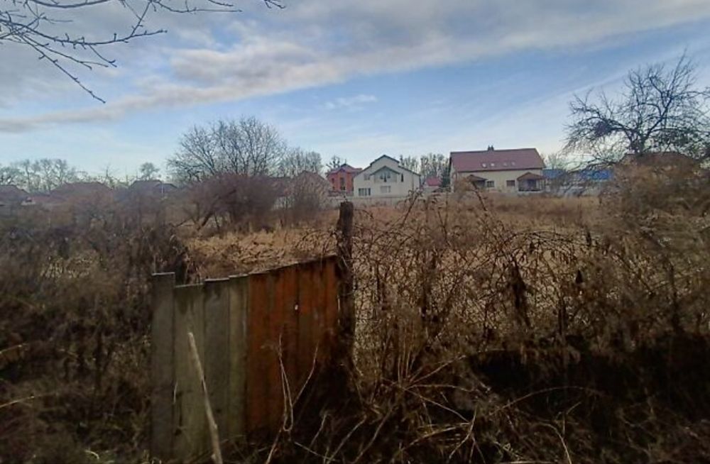 Продається ділянка 14,6 соток з 2 будинками