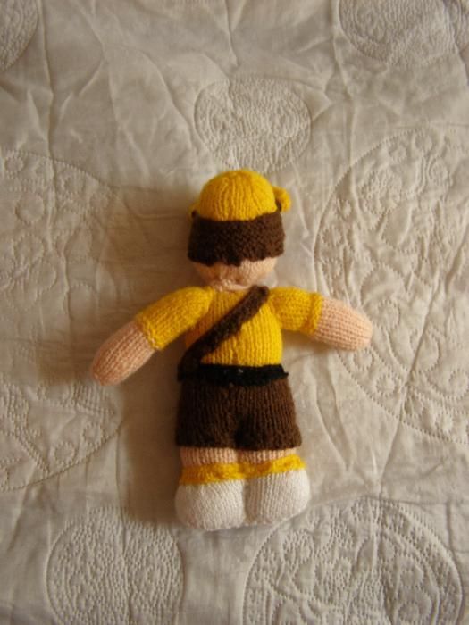 włóczkowa lalka oraz kaczuszka zrobione na drutach