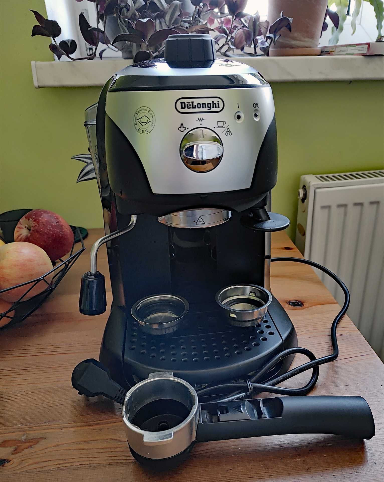 Ekspres ciśnieniowy kolbowy DeLonghi EC 221.B Gwar 09.2025 Idealny