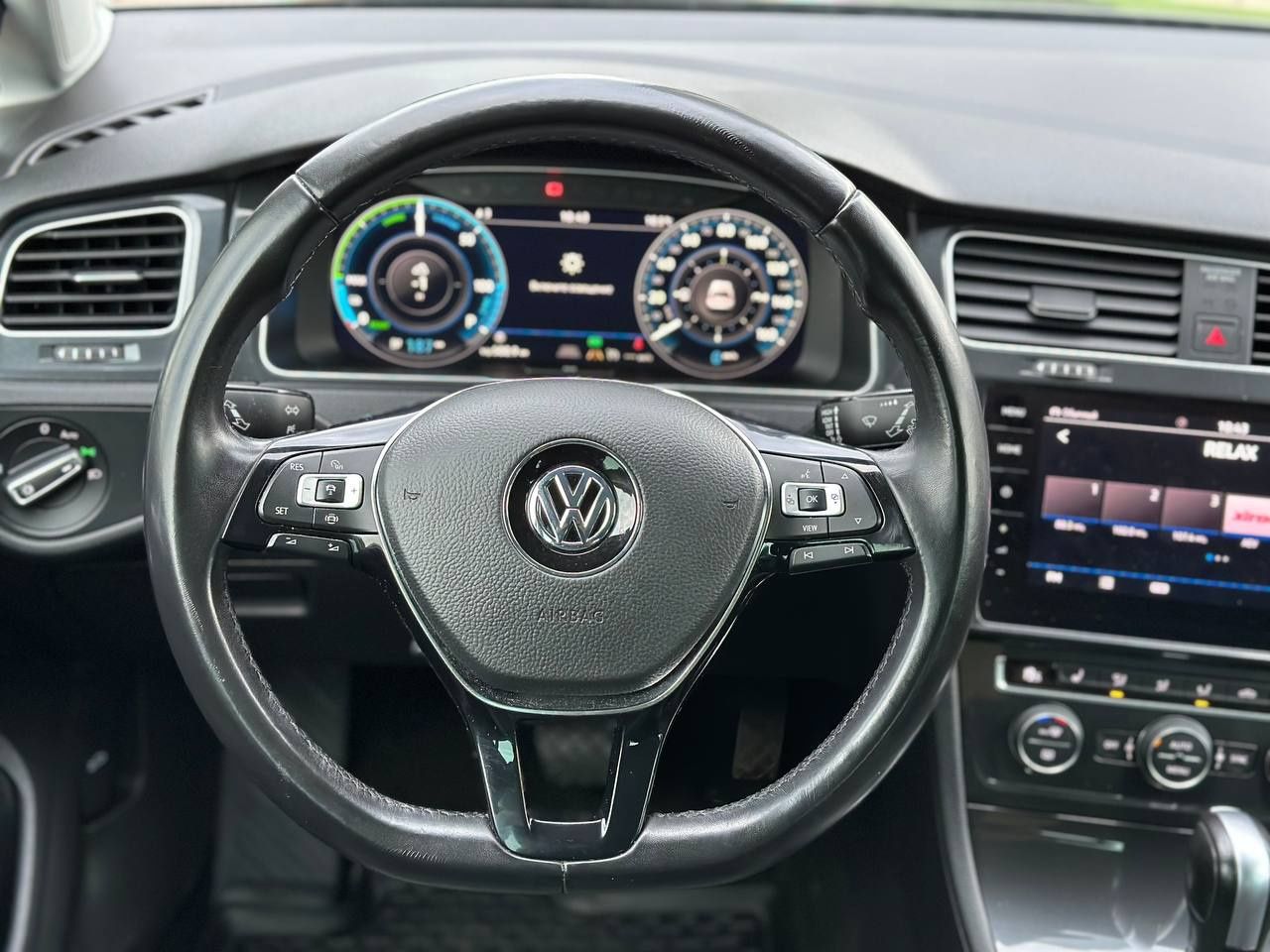 Volkswagen E-Golf 2020 року, 36квт, автомат, 88т.км.
Електричний ав