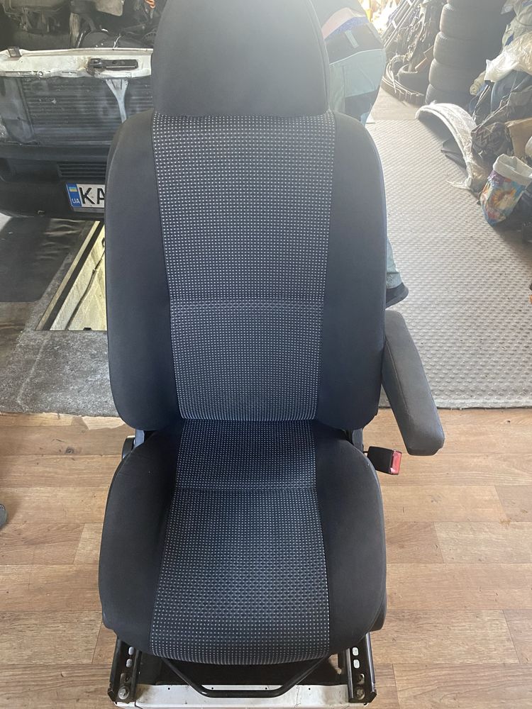 Продам сідушку із sprinter 906