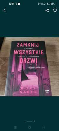 Zamknij wszystkie drzwi Riley Sager