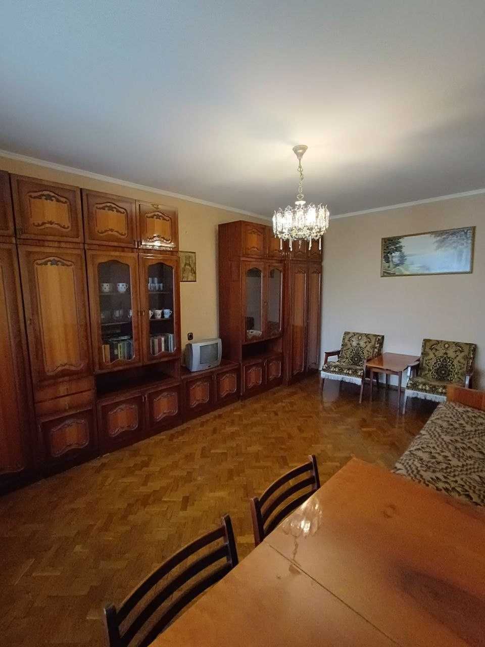 Продається 2-кімнатна квартира на Південно-Заході!