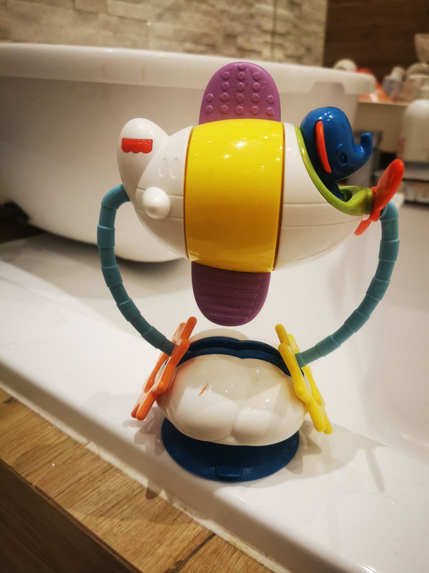 Zabawka manipulacyjna z przyssawką do karmienia kąpieli Fisher price