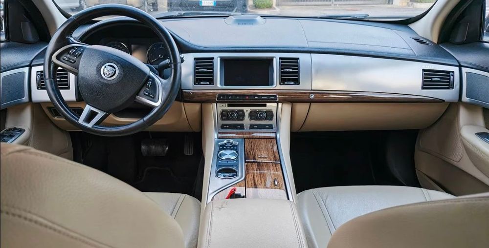Jaguar Xf 2.2D 2012R 190KM