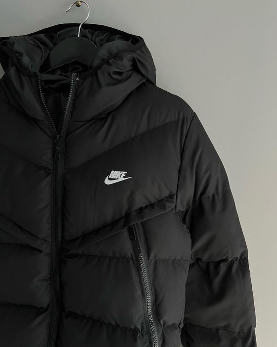 Зимова куртка Nike