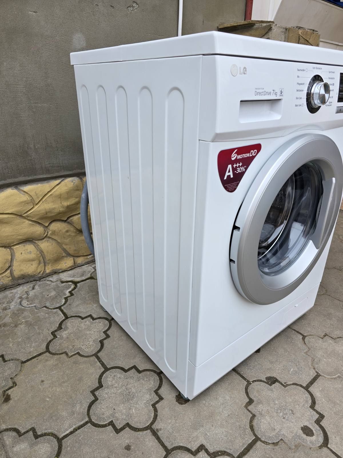 Пральна машина LG DirectDrive на 7кг  F1496QD1H