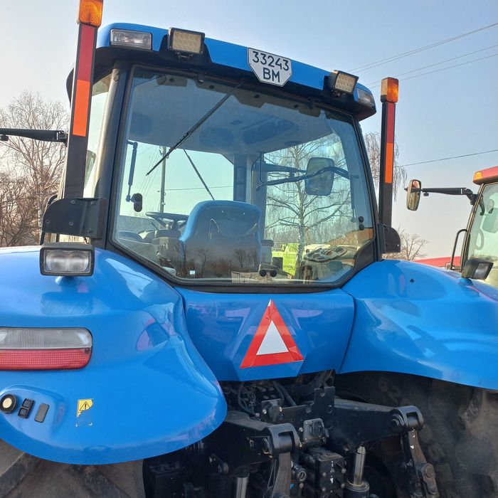 Продам трактор  New Holland Т8050
