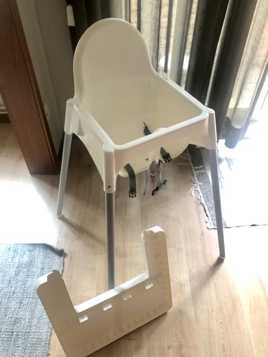 Cadeira de refeição alta para criança