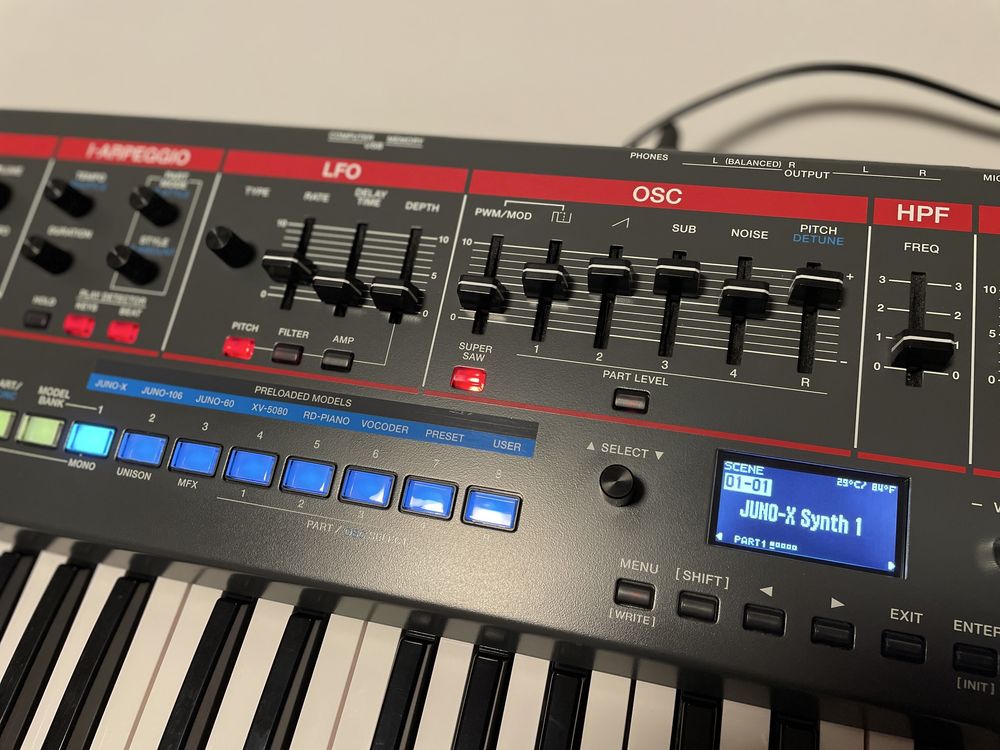 Roland Juno-x  idealny stan + pokrowiec + cloud