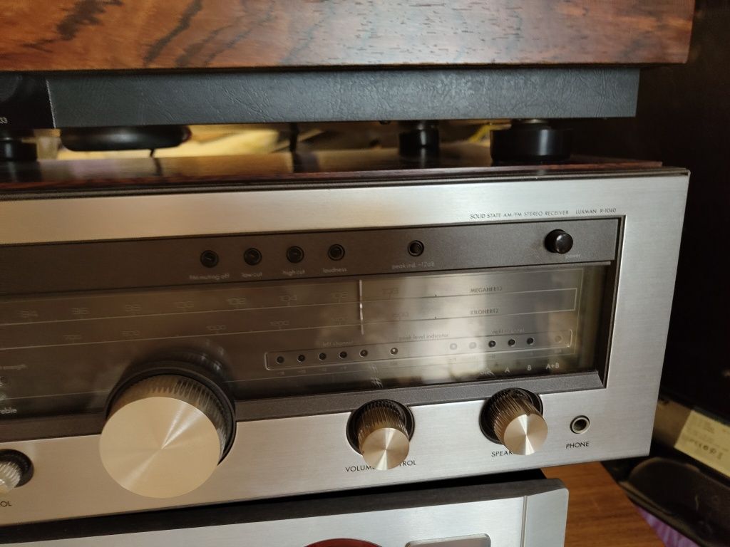 Luxman r1040 amplituner