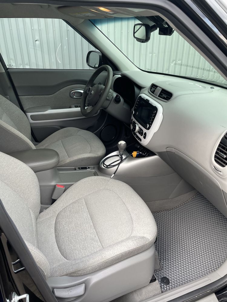KIA SOUL EV  2017 року