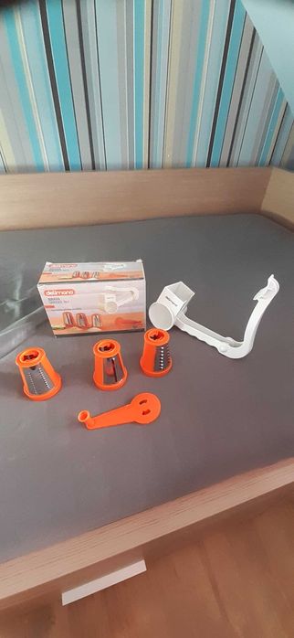 Młynek ręczny do warzyw i owoców BRAVA 3w1 DELIMANO