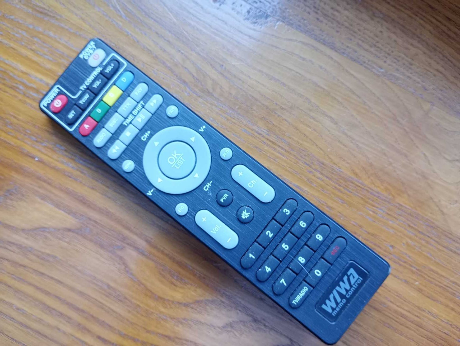 Pilot Wiwa do dekodera DVB-T w b.ładnym stanie.