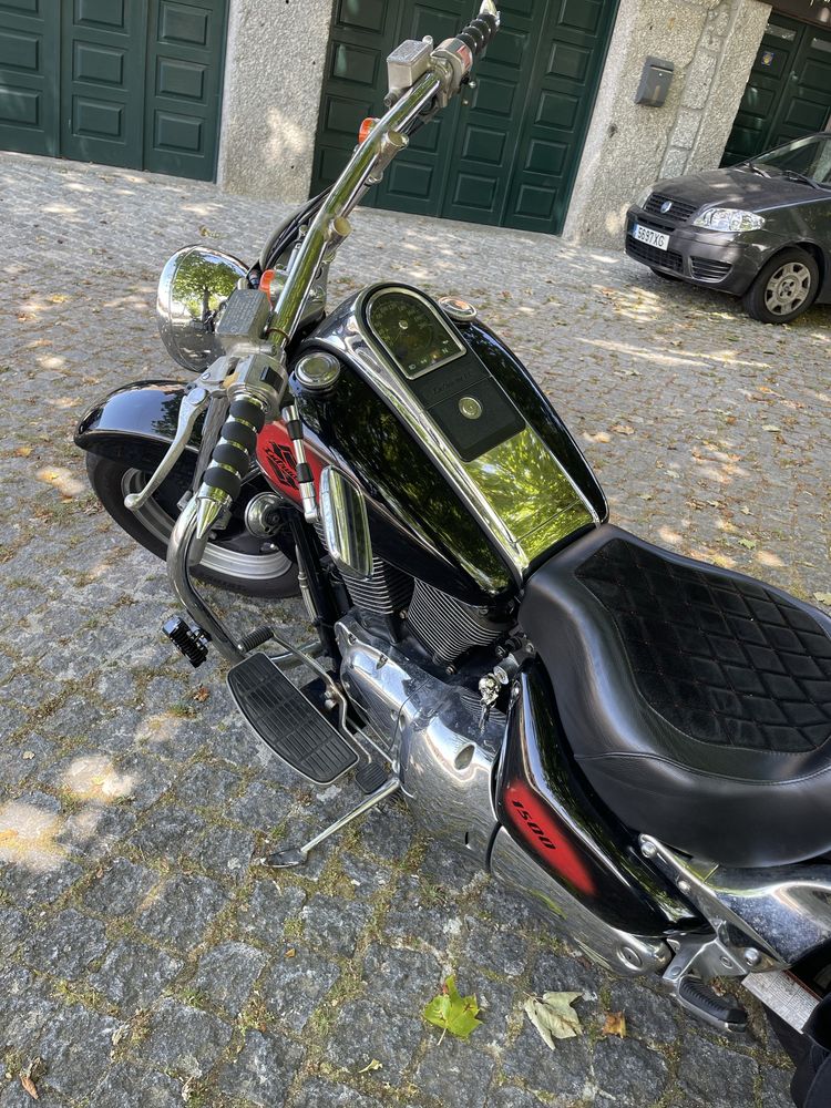Suzuki Intruder 1500 LC