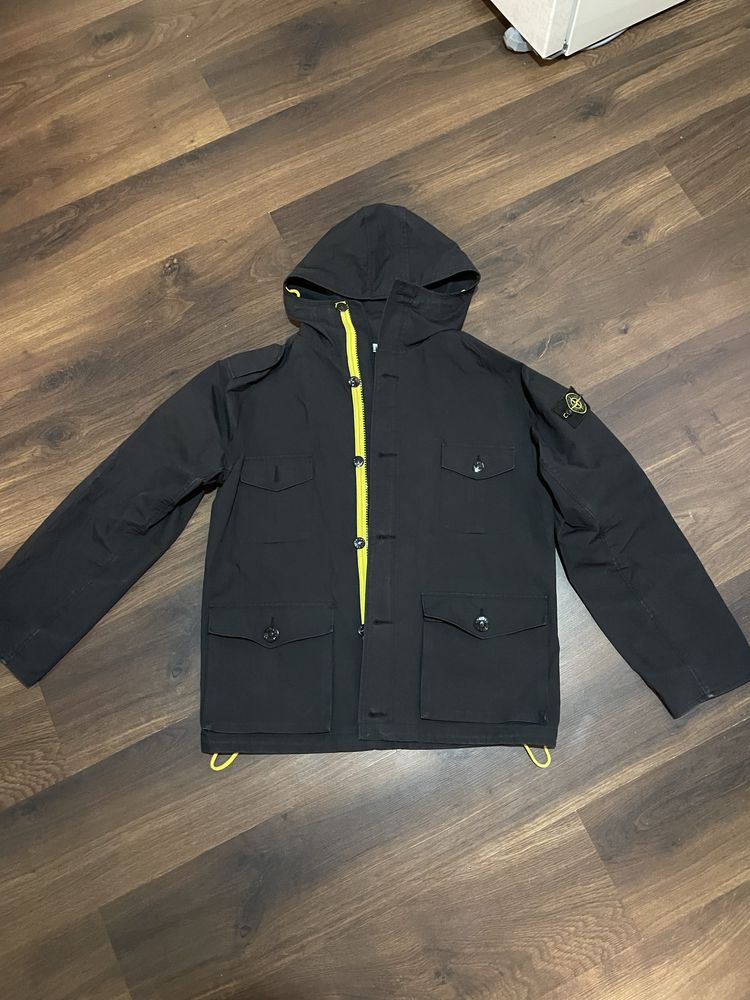 Курточка stone island