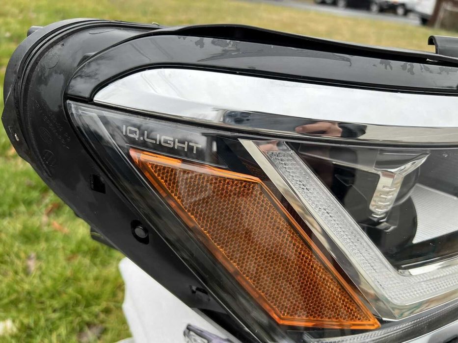 Правая фара Volkswagen Atlas Cross USA Full Led IQ light.