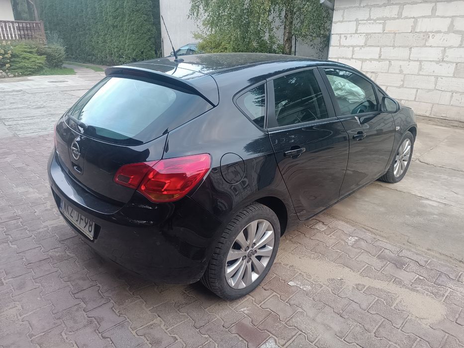Opel astra j 1.6 benzyna