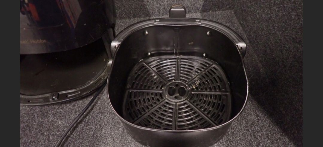Frytkownica beztłuszczowa Russell Hobbs 26510