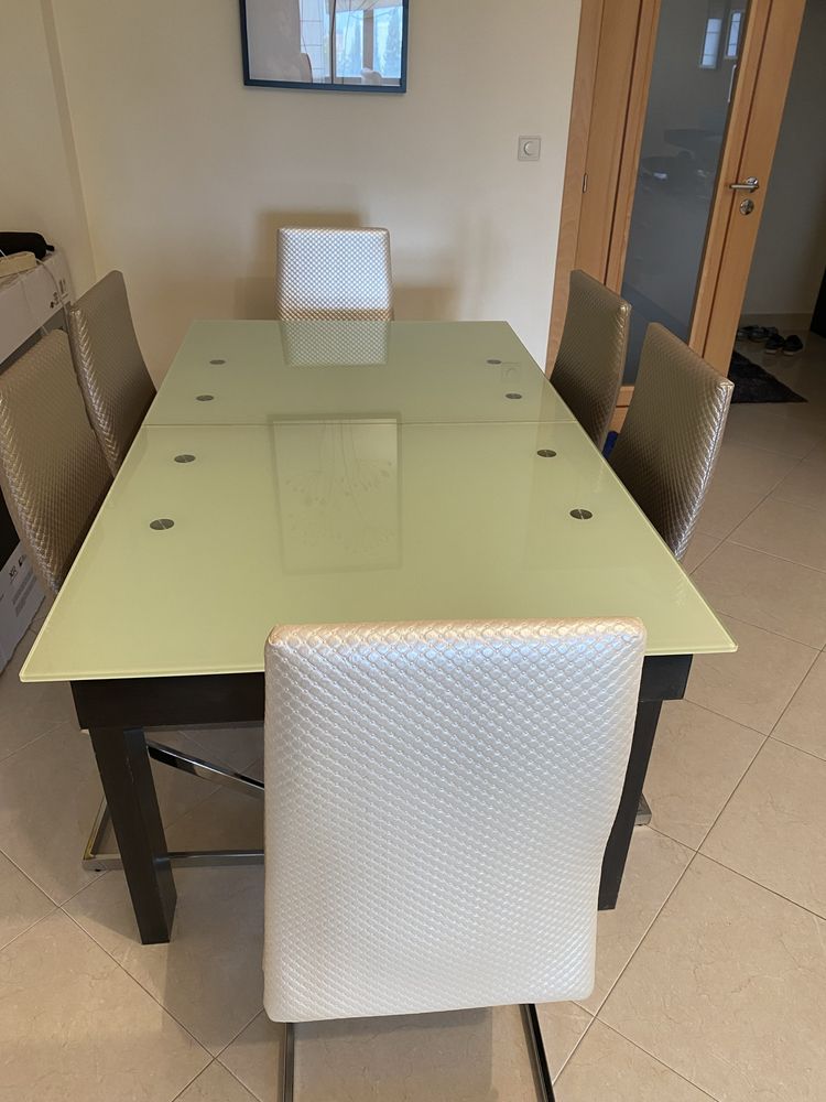 Vende - se mesa de sala