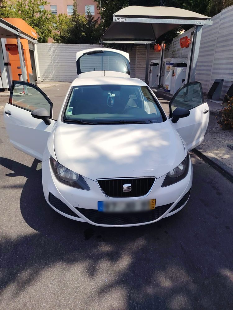 SEAT Ibiza Van 1.4 TDI – 2010 – Económico – 2 lugares