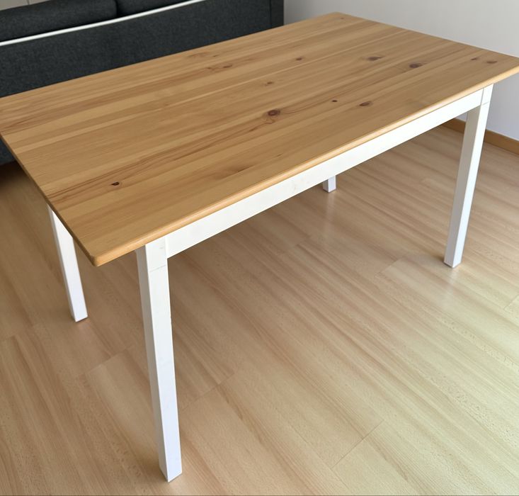 Mesa ikea branca e madeira