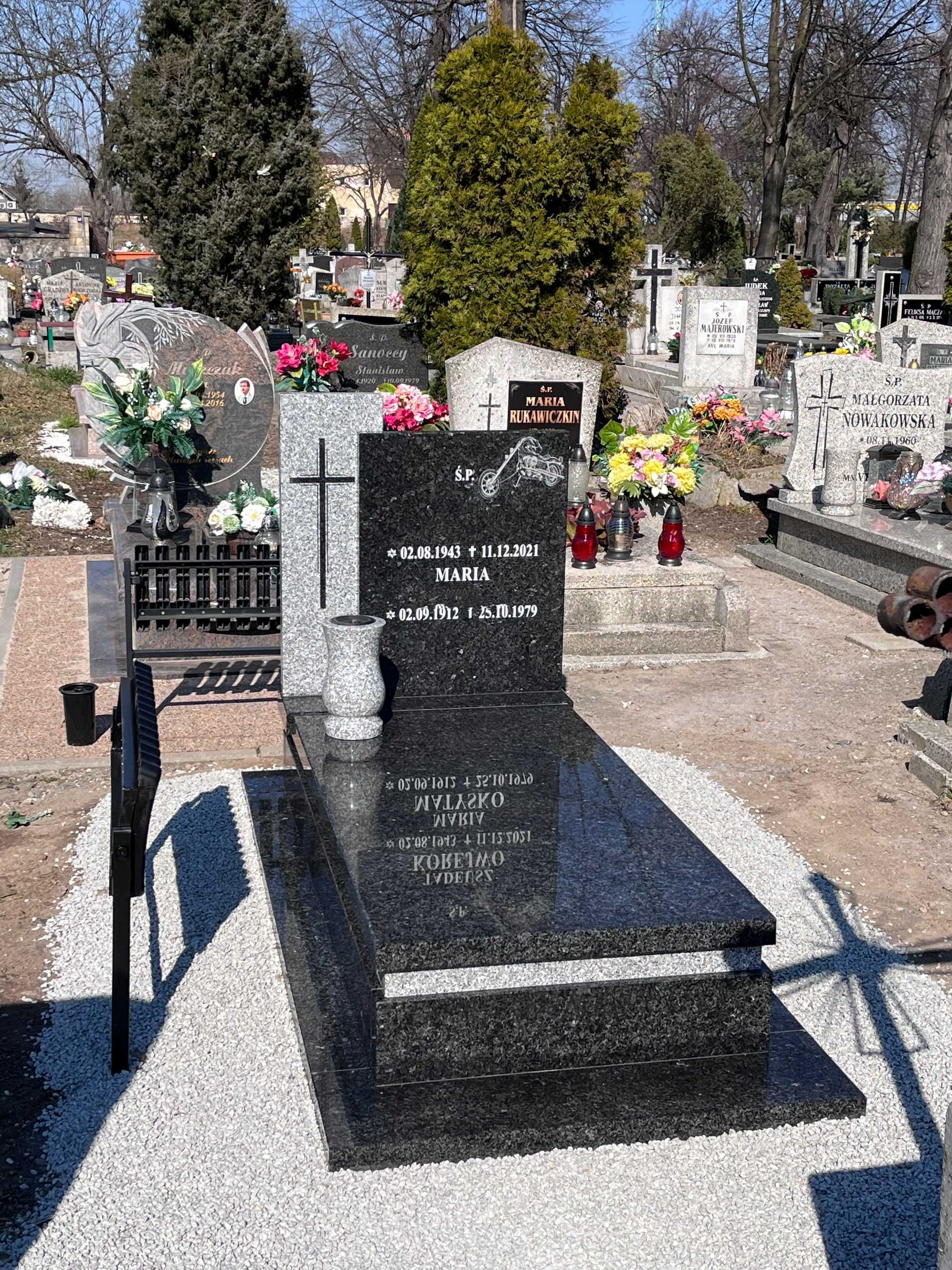 Nagrobek granitowy BRYŁA
