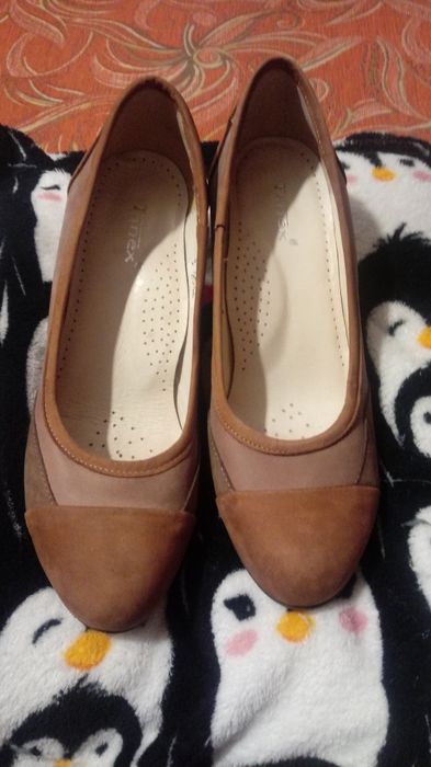 Brązowe buty na obcasie