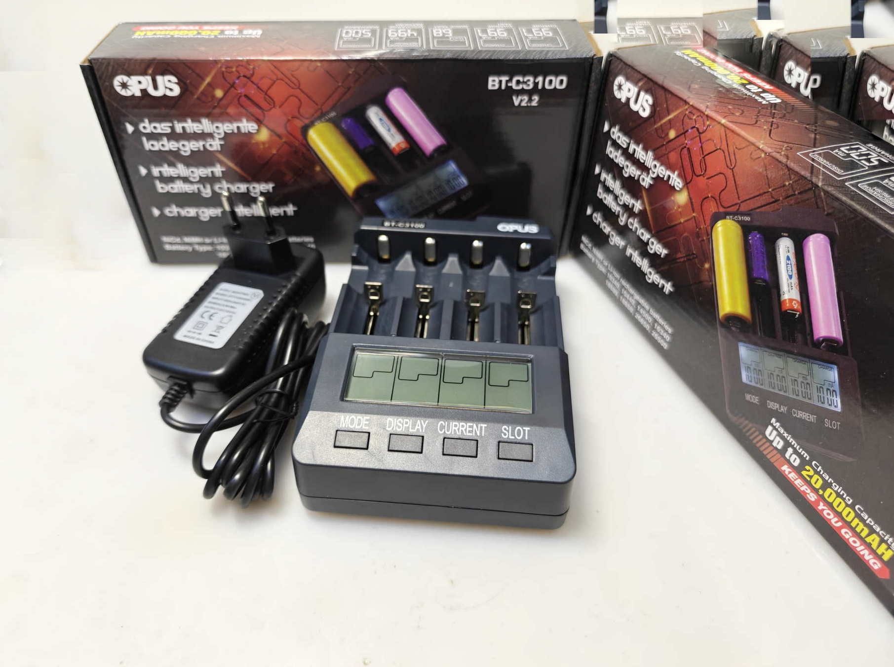 зарядное устройство Opus BT-C3100 V2.2  AA AAA 18650 21700