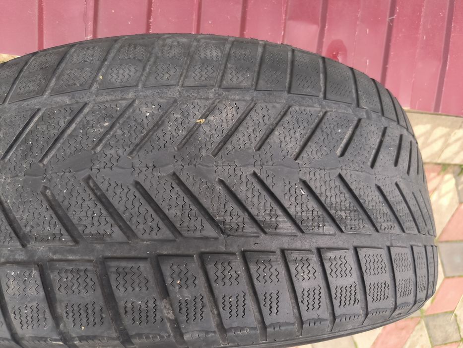 285/40 R22 Зимові шини VREDESTEIN