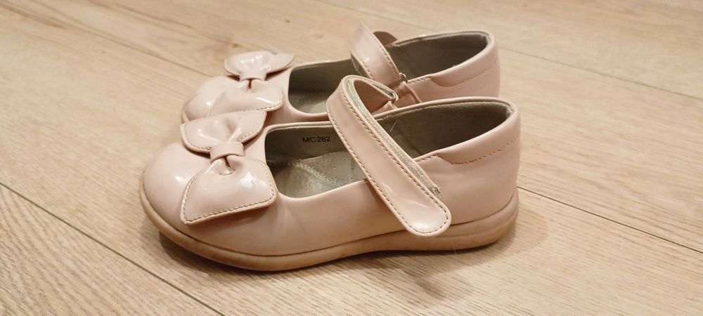 Sprzedam baleriny dziewczęce 31.