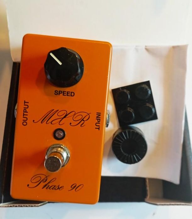 Эксклюзивный фейзер MXR CUSTOM SHOP SCRIPT PHASE 90 с рукописным лого