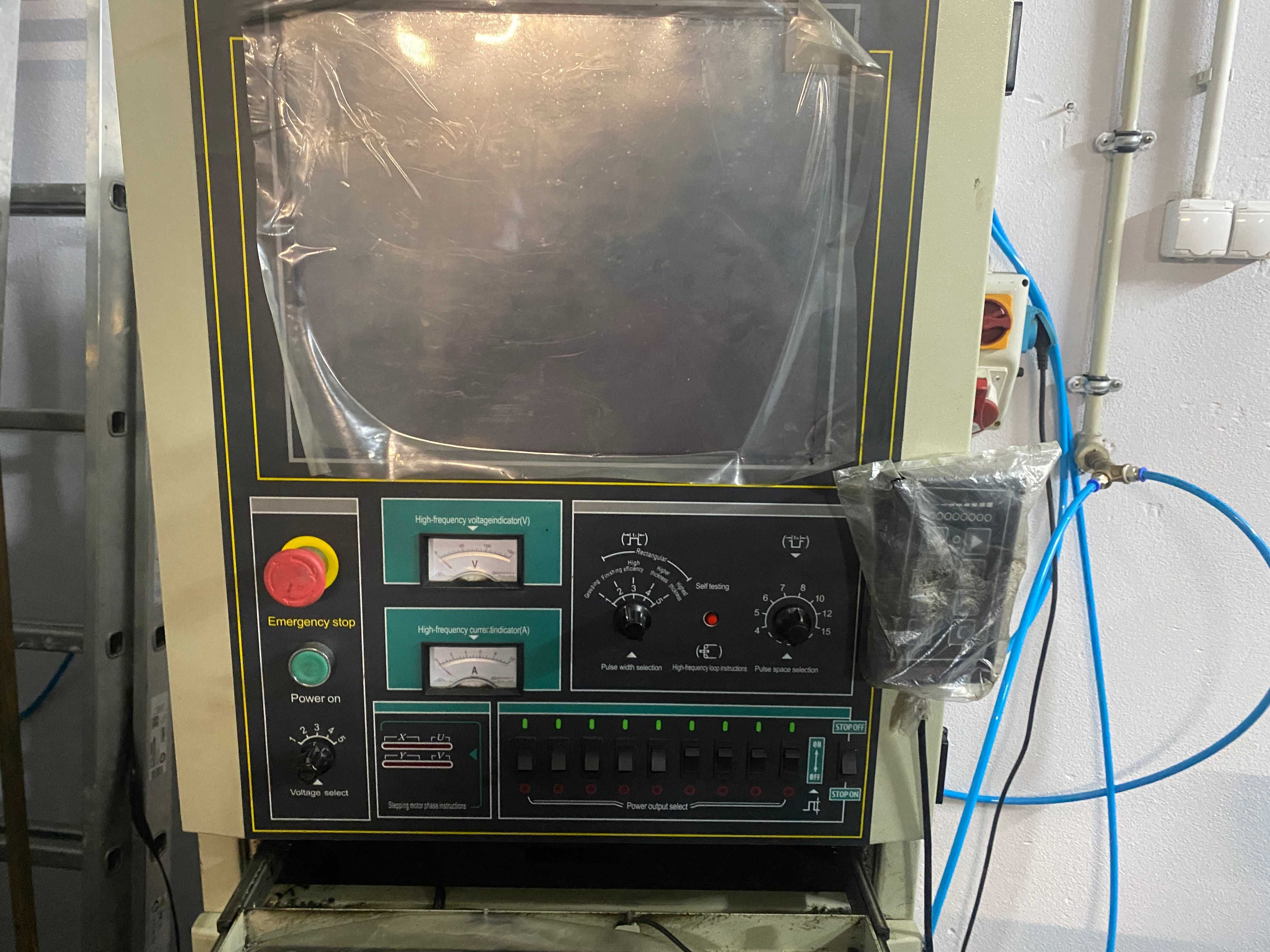Elektrodrążarka drutowa EDM KD7725