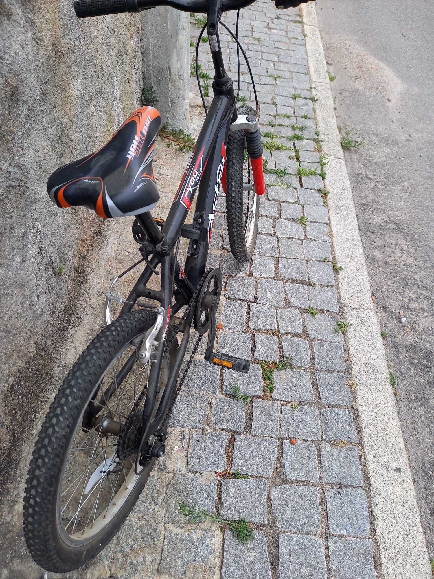 Bicicleta BTT 6-10 anos marcas de uso