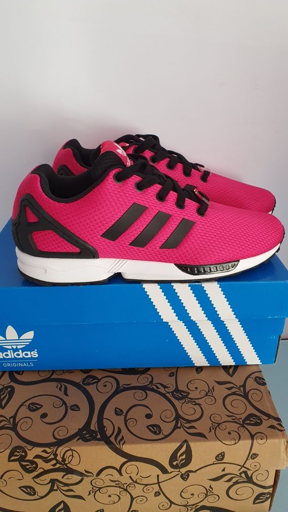 Buty nowe damskie sportowe Adidas w Rozmiarze 39 1/3 wkładce 25 cm