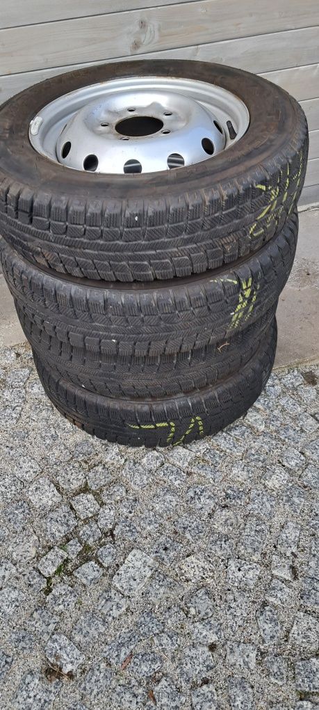 Opony zimowe,całoroczne 185/75R16c