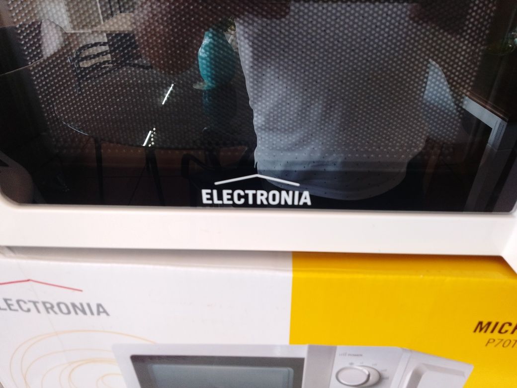 Microondas ELECTRONIA (Igual a Novo / Damos Garantia)