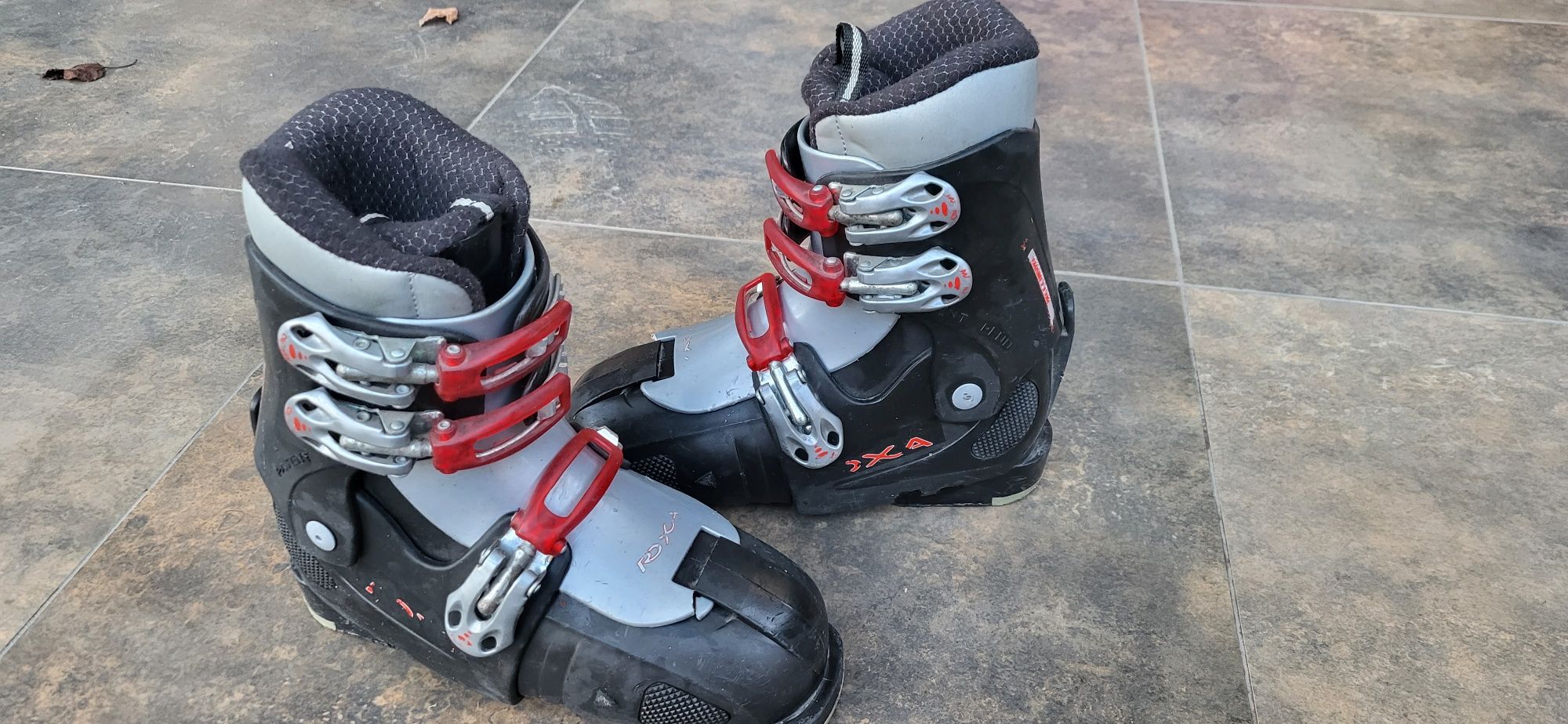 Buty narciarskie regulowane