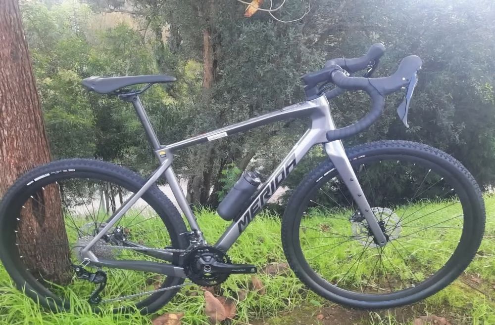 Bicicleta de gravel carbono nova